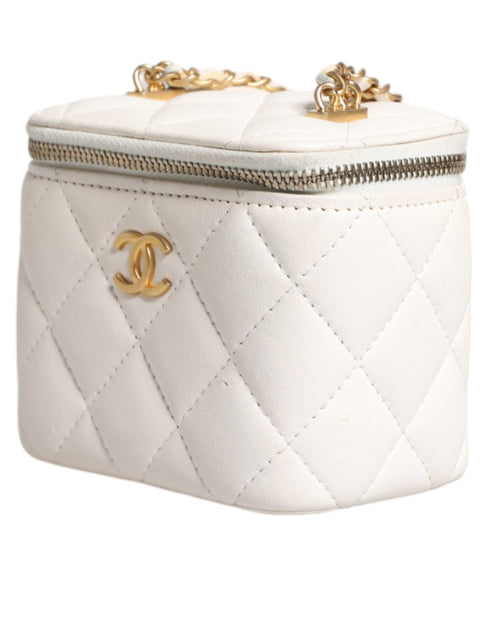 Chanel White Matelasse Lambskin Quilted Mini Vanity Case with Chain – Women