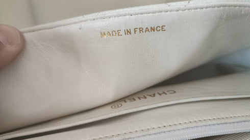 Chanel Diana Medium Flap Bag – White Caviar Leather with Gold Hardware – Women’s